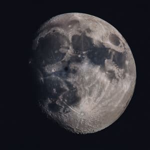 Tranquilidad Nocturna: Suaves Melodías Para El Descanso - Flotando en calma pura