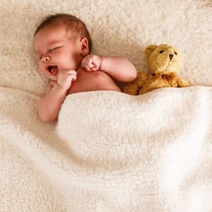 Dreamy Cradle: Mesmeric Baby Lullaby Echoes - Soothe Sounds