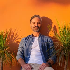 Capas De Calma: Sonidos Calmantes En Armonía - Hombre 77