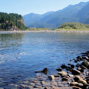 Meditative Flow: River's Serene Inner Dialogues - Bright Noise for Meditation