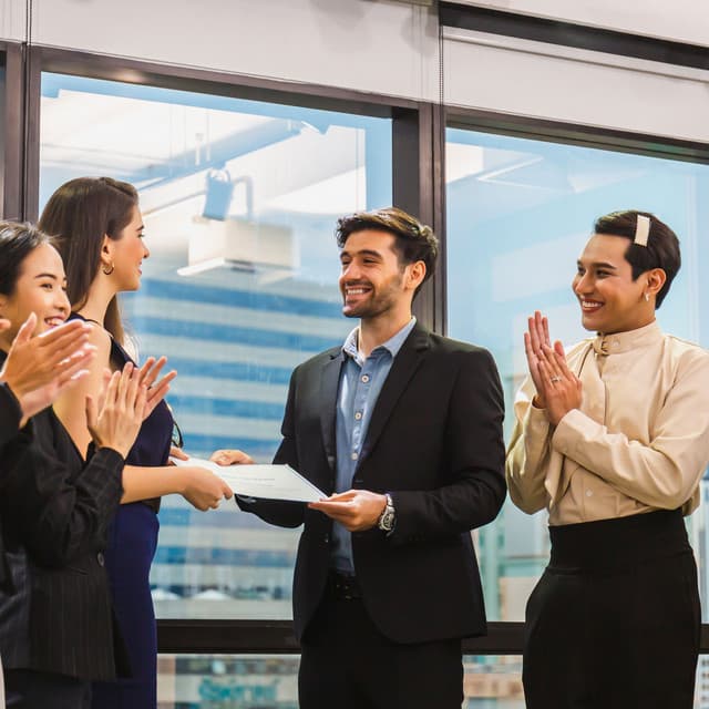 Lofi Work Rhythms: Rainy Melodies for Professional Excellence - Wild Weather