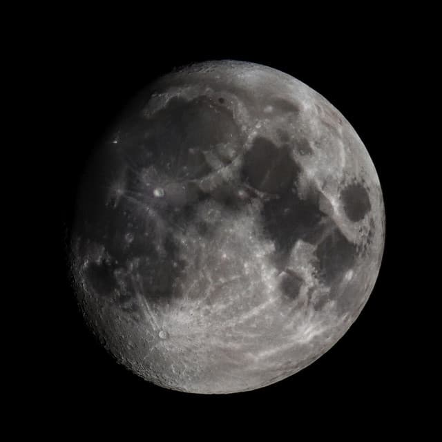 Sueño Profundo: Música Para Una Noche De Descanso Tranquilo - Latidos Binaurales Puros