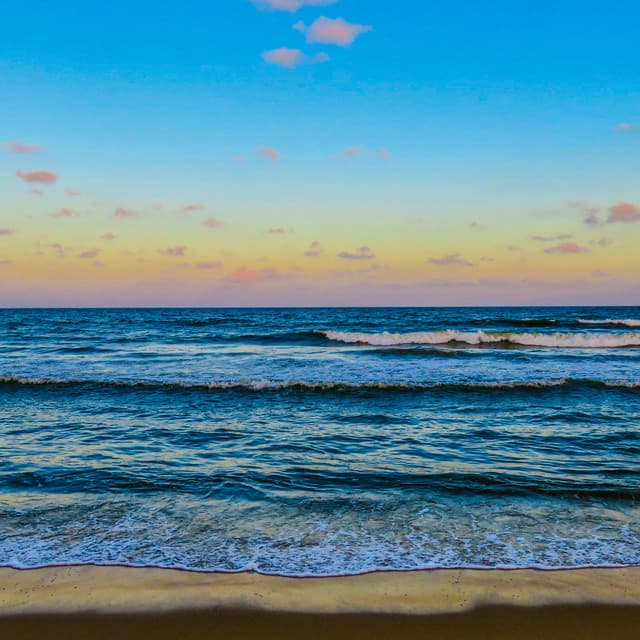 50 Meditative Waters: Gentle Melodies for Relaxing - Seascapers